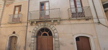 Casa indipendente in vendita in via Giuseppe Garibaldi, 39