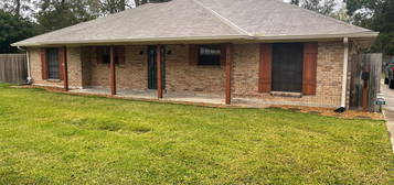 310 Claire St, Breaux Bridge, LA 70517