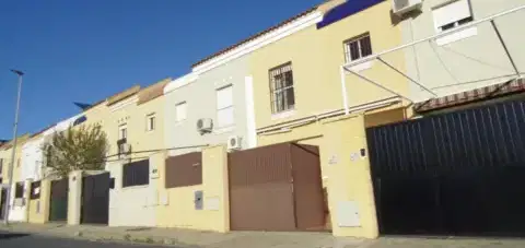 Casa adosada en calle de Pepe Pinto