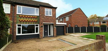 3 bedroom semi-detached house for sale