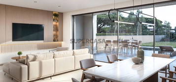 Moradia T4 de Design Moderno e Funcional em Empreendimento de Luxo na Cascalheira, Algarve