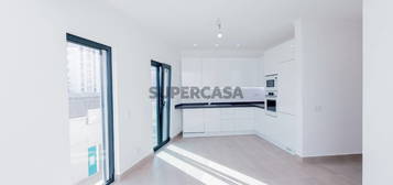 Apartamento T1+1 na Zona Ribeirinha