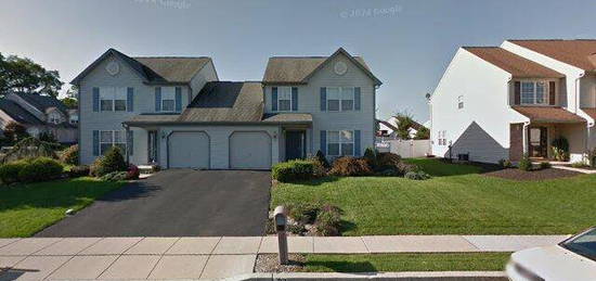 22 Ontario Dr, Reading, PA 19608