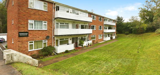 Flat for sale in Kingsway, Chandler's Ford, Eastleigh, Hampshire SO53