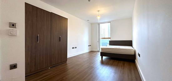 Flat to rent in Lindsay Court, Jerrard Street SE13