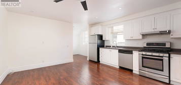 MAIN - 97 HOLWOOD AVENUE, Toronto (Keelesdale-Eglinton West), Ontario