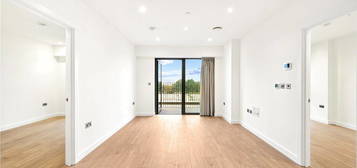 Flat to rent in UNCLE Acton, 136 Victoria Road W3