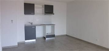 Appartement  à louer, 3 pièces, 2 chambres, 61 m²