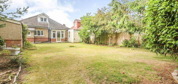 5 bedroom detached house