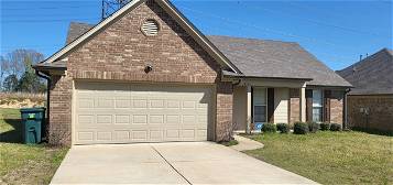8716 Smith Ranch Dr, Southaven, MS 38671