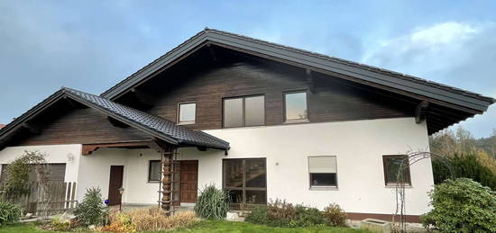 Geräumiges Einfamilienhaus mit Garten in Straubing-Bogen (Kreis), Haselbach