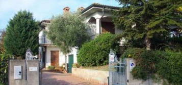 Villa all'asta in via Pio XII, 9