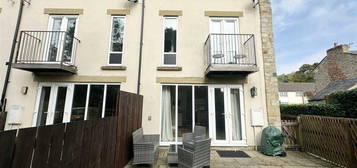 3 bedroom end of terrace house