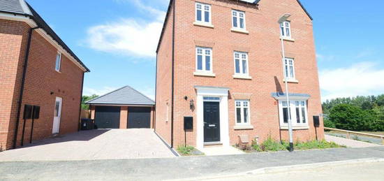 4 bedroom semi-detached house