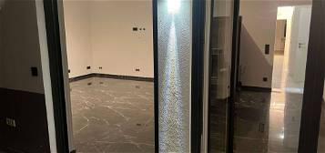 Vollständig renovierte 5-Zimmer-Wohnung mit Balkon in Raunheim