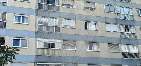 Arrendamento de Apartamento T2  na avenida Dom Dinis s/n