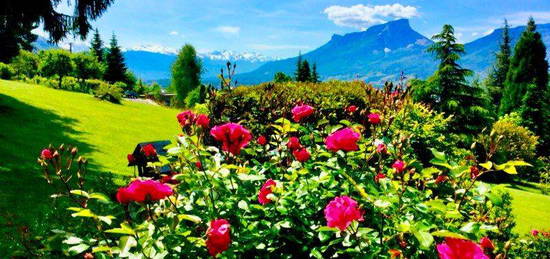 Villa au calme , verdure et vue panoramique