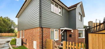 Detached house to rent in Brunswick Close, Tonbridge TN12