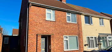 3 bed semi-detached house to rent