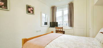 Flat for sale in Regent Crescent, Horsforth, Leeds LS18