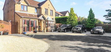 4 bed detached house for sale