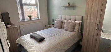 6 bed shared accommodation to rent