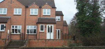 3 bedroom semi-detached house to rent