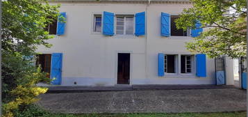 Maison de village sur 2 niveaux, 145m2, 6 pièces, 4 chambres