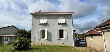 Maison de ville  à louer, 5 pièces, 3 chambres, 97 m²