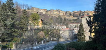 Appartamento viale Vittorio Emanuele II, Centro, Bergamo