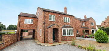 6 bedroom detached house for sale