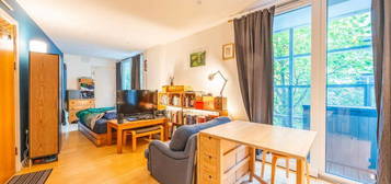 Studio flat for sale