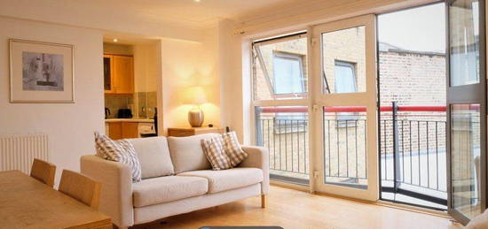 Flat to rent in St John Street, London EC1V