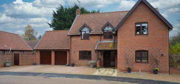 4 bed detached house for sale