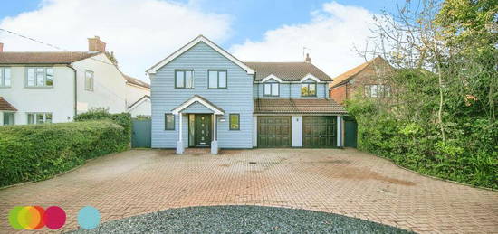 5 bedroom detached house