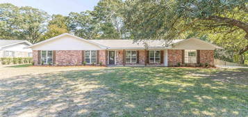 200 River Oaks Dr, West Monroe, LA 71291