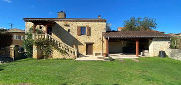 Maison en pierre à Belvès