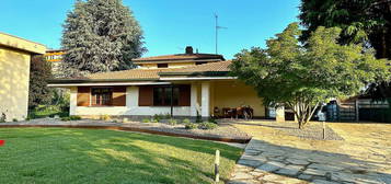 Villa in vendita in via San Francesco, 9