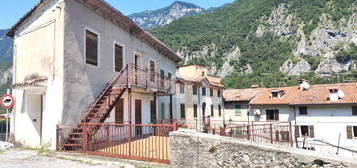 CASA SEMINDIPENDENTE A CAMPOLONGO SUL BRENTA