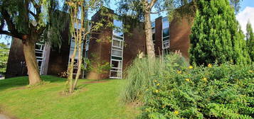 Flat to rent in Ashfell Court, Edge Lane, Chorlton M21