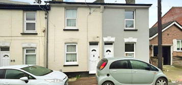 3 bed end terrace house to rent