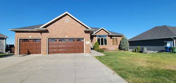 2007 W  50th St, Kearney, NE 68845