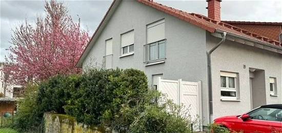 Schöne 5-Zimmer-Doppelhaushälfte in Hemsbach - privat zu verkaufen