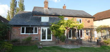 3 bed detached house to rent