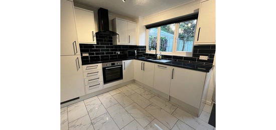 2 bed end terrace house to rent