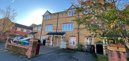 4 bed town house for sale