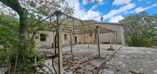 Casa colonica via Cerreto, Cerreto Sant'Angelo, San Massimo