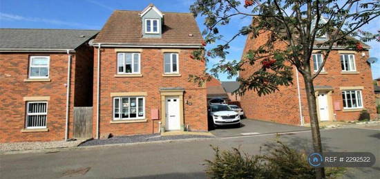 4 bedroom detached house