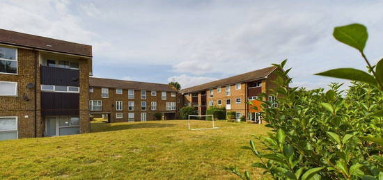 Flat for sale in Jordans Hilly Fields, Welwyn Garden City AL7