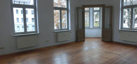 4-Raum 105m² 1.OG in historischer Villa Kahla Zentrum Parkplatz Wohnung Miete Mietwohnung